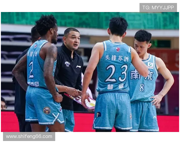 南京篮球队进攻战术深度分析与实战应用探讨